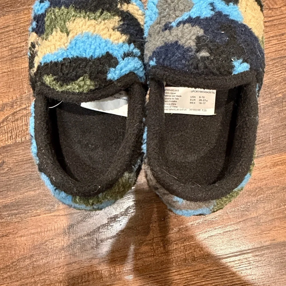 Wonder Nation Kids Cozy Plush Slip-On Slippers in Blue Camo